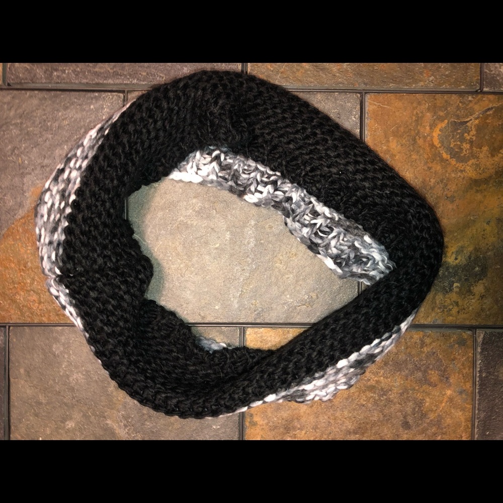 Knitted scarf